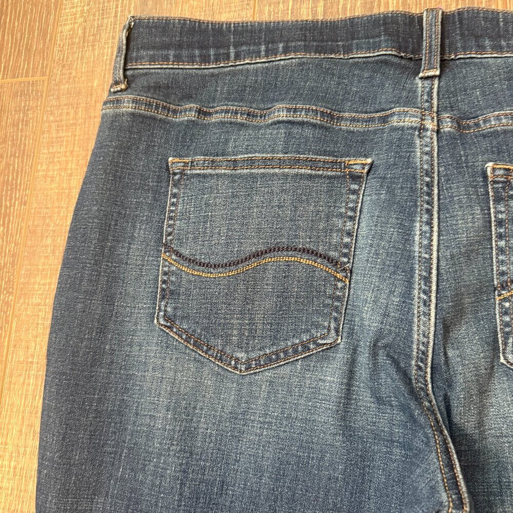Lee Mid Rise Bootcut Jeans – Size 18S - Picture 9 of 14